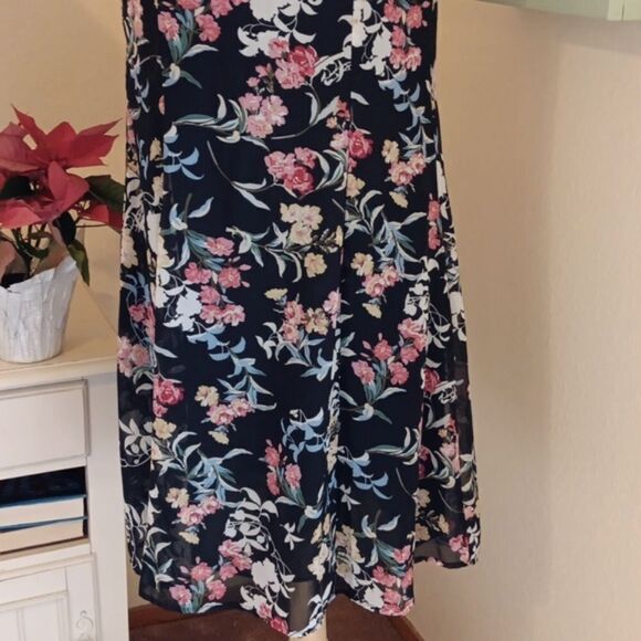 Robert Louis Semi-Sheer Dark Floral Dress - Picture 7 of 11